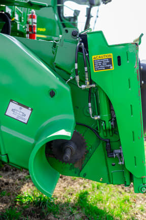 Image of John Deere S770 equipment image 4