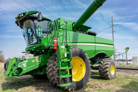 Image of John Deere S770 equipment image 1