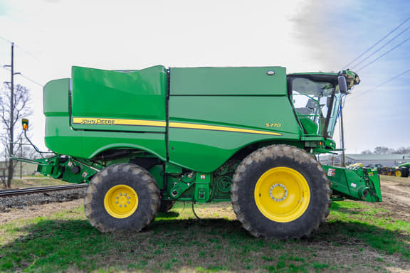 Image of John Deere S770 equipment image 1