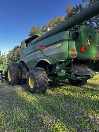 Image of John Deere S770 equipment image 1