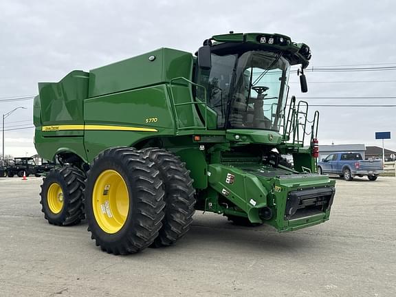 Image of John Deere S770 equipment image 1