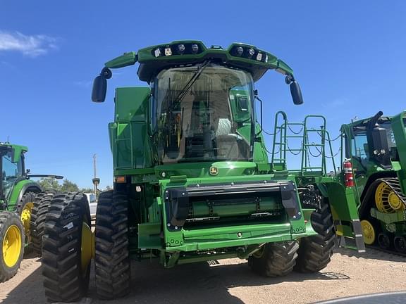 Image of John Deere S770 equipment image 1