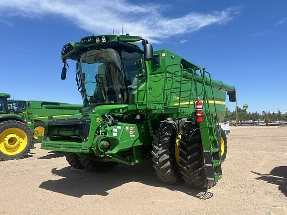 Image of John Deere S770 equipment image 2