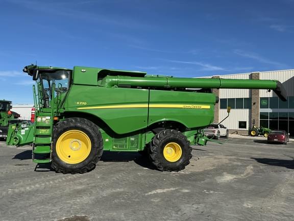 Image of John Deere S770 equipment image 1