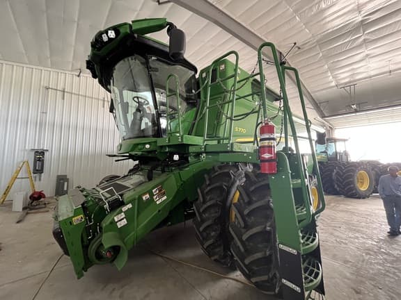 Image of John Deere S770 equipment image 1