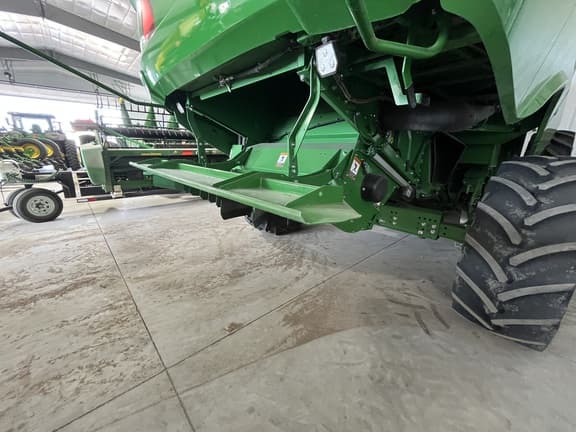 Image of John Deere S770 equipment image 4