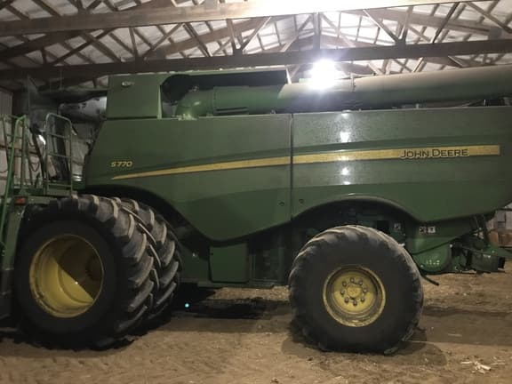 Image of John Deere S770 equipment image 2