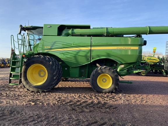 Image of John Deere S770 equipment image 1