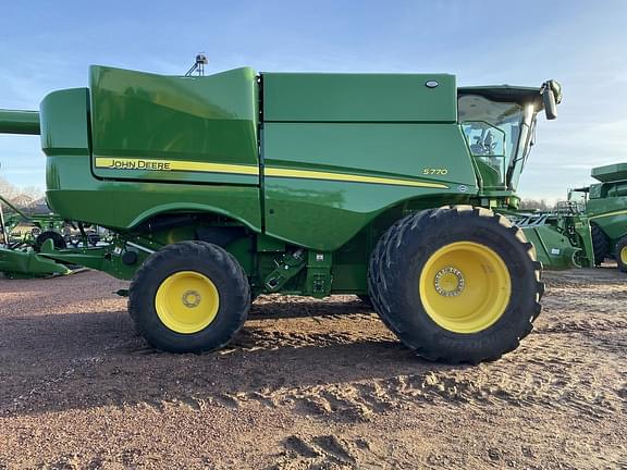 Image of John Deere S770 equipment image 4