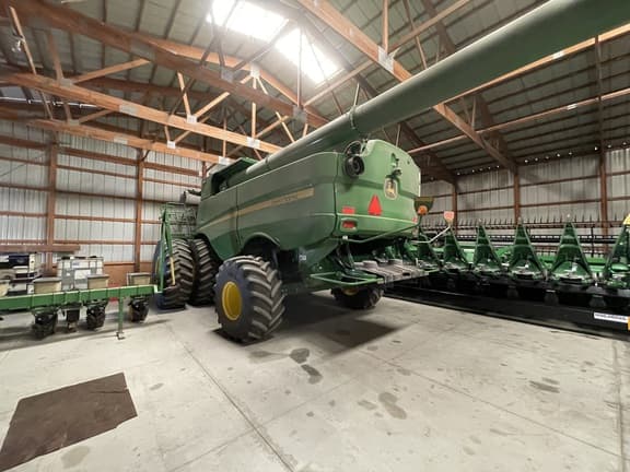 Image of John Deere S770 equipment image 3