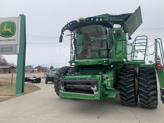 Image of John Deere S770 equipment image 2