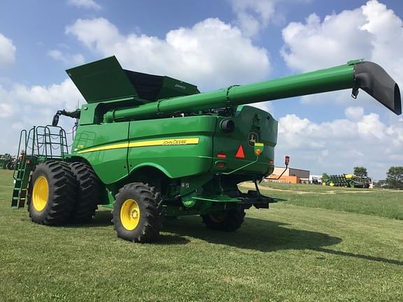 Image of John Deere S770 equipment image 2