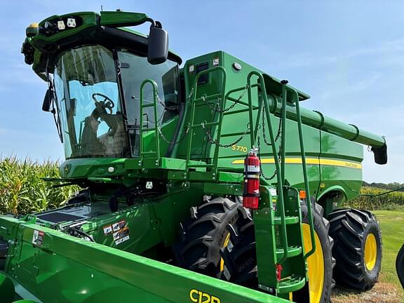 Image of John Deere S770 Primary image