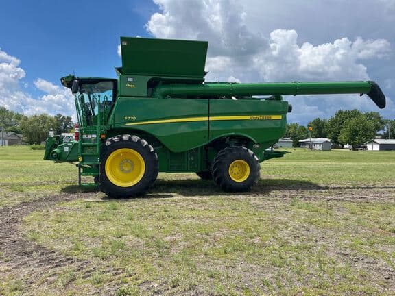 Image of John Deere S770 equipment image 1