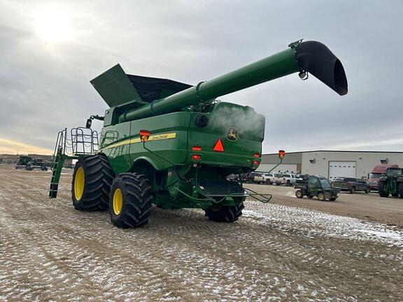 Image of John Deere S770 equipment image 2