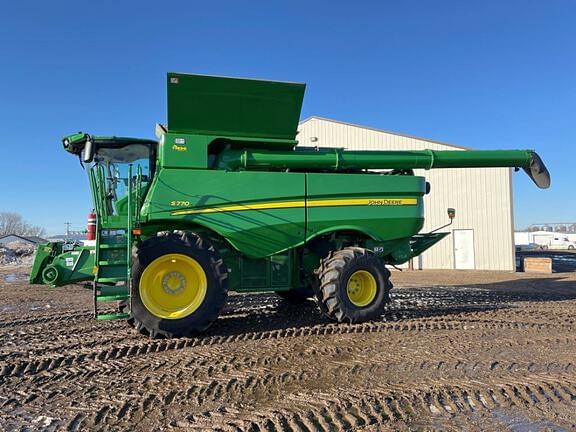 Image of John Deere S770 equipment image 1