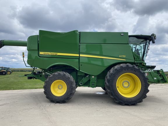 Image of John Deere S770 equipment image 4