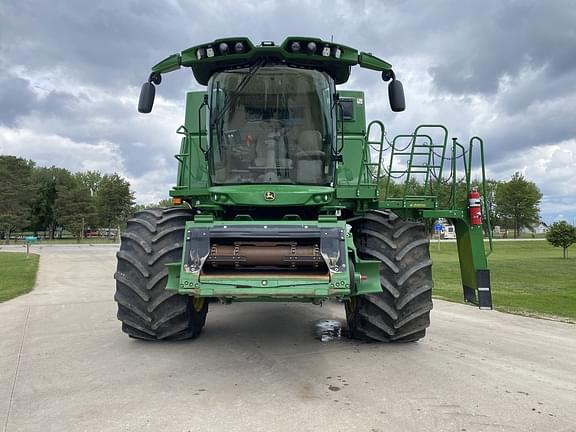 Image of John Deere S770 equipment image 1