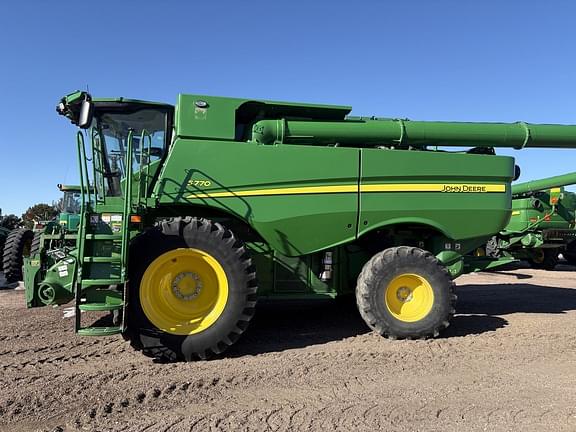 Image of John Deere S770 equipment image 1