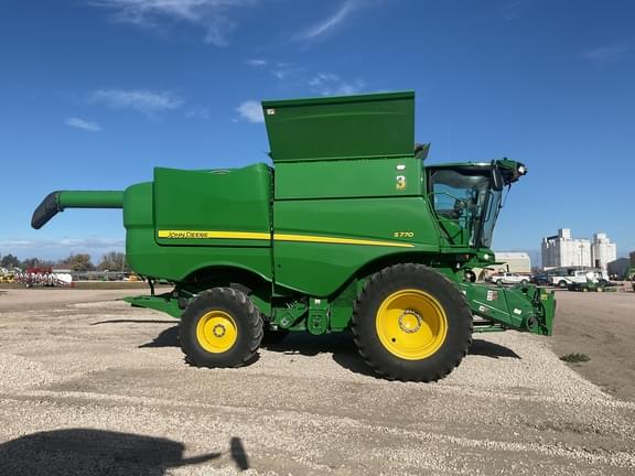 Image of John Deere S770 equipment image 2