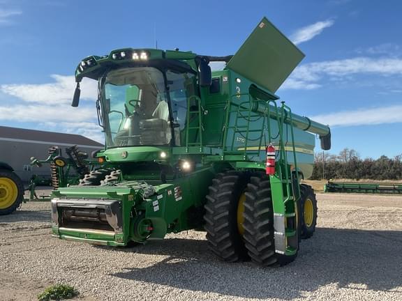 Image of John Deere S770 equipment image 1