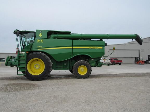 Image of John Deere S770 equipment image 1