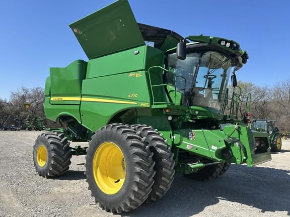 Image of John Deere S770 equipment image 1