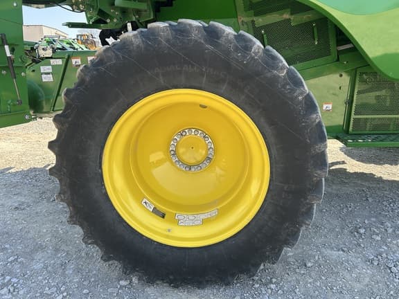 Image of John Deere S770 equipment image 4