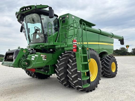 Image of John Deere S770 Primary image