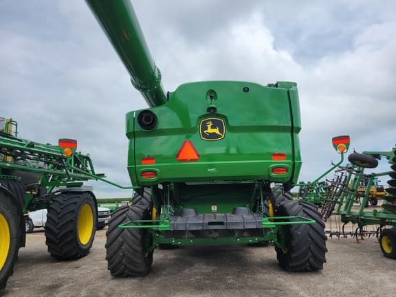 Image of John Deere S770 equipment image 4