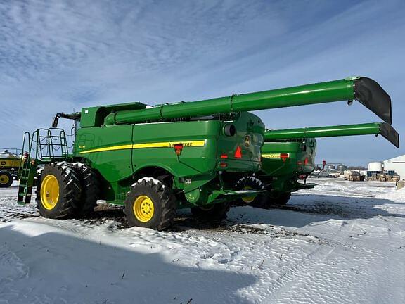 Image of John Deere S770 equipment image 1