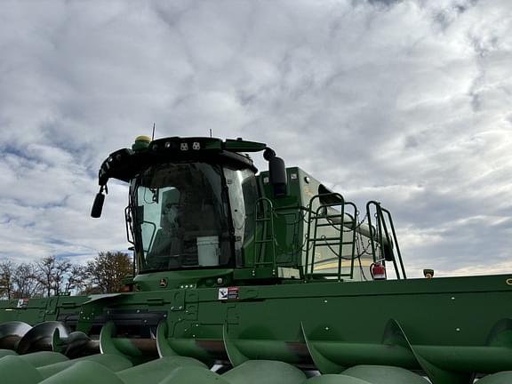 Image of John Deere S770 equipment image 2