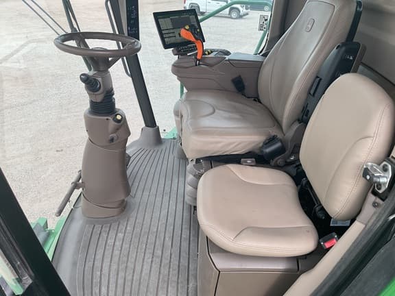 Image of John Deere S770 equipment image 4