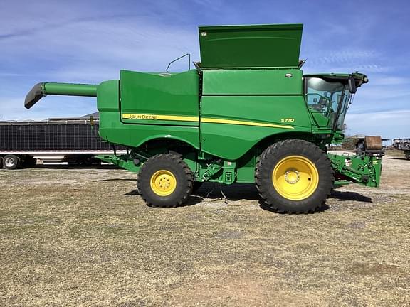 Image of John Deere S770 equipment image 2