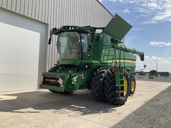 Image of John Deere S770 equipment image 1