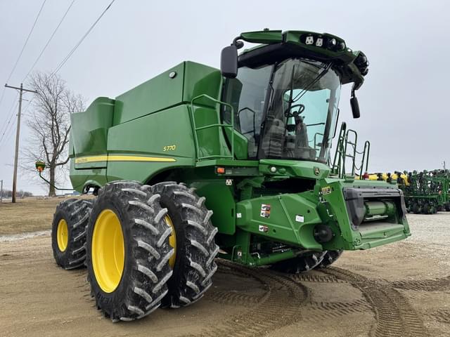 Image of John Deere S770 equipment image 3