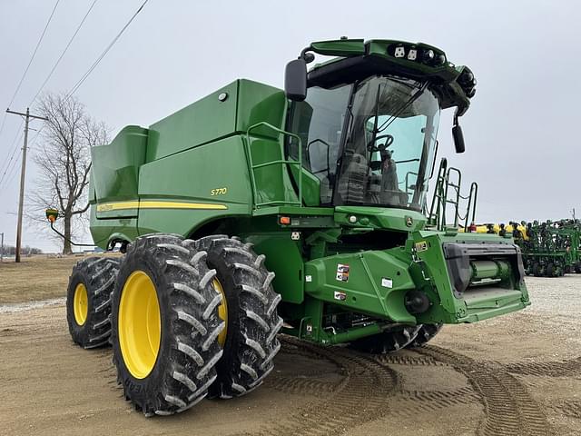 Image of John Deere S770 equipment image 3