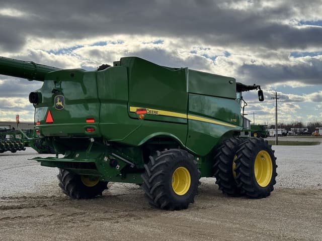 Image of John Deere S770 equipment image 4