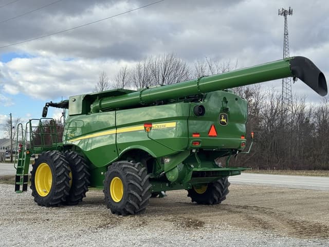 Image of John Deere S770 equipment image 2