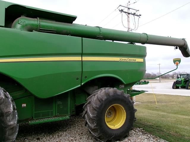 Image of John Deere S770 equipment image 2