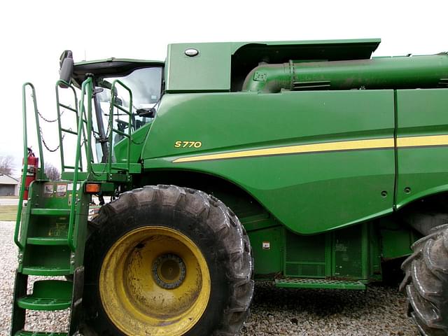 Image of John Deere S770 equipment image 1