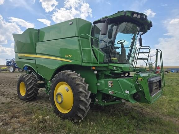 Image of John Deere S770 equipment image 1