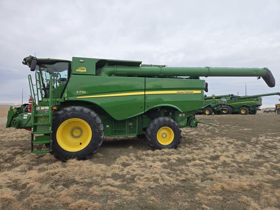 Image of John Deere S770 equipment image 1