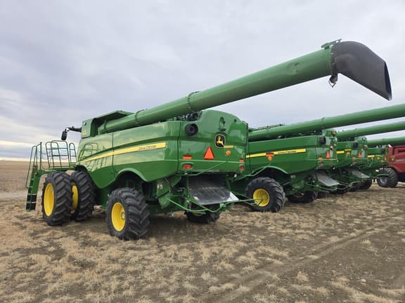 Image of John Deere S770 equipment image 2