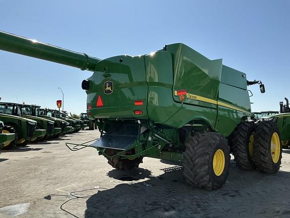 Image of John Deere S770 equipment image 4