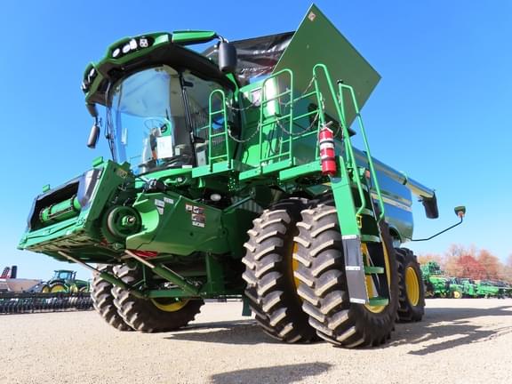 Image of John Deere S770 equipment image 4