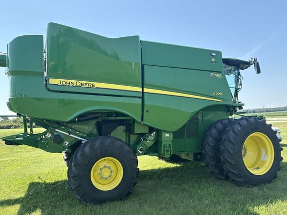 Image of John Deere S770 equipment image 2