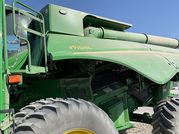 Image of John Deere S770 equipment image 1