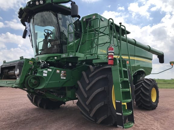 Main image John Deere S780
