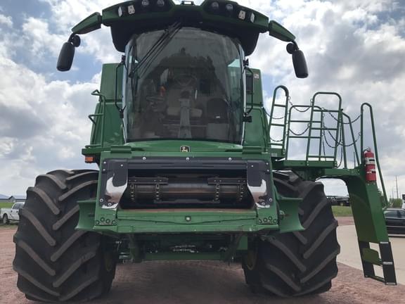 Image of John Deere S780 equipment image 1
